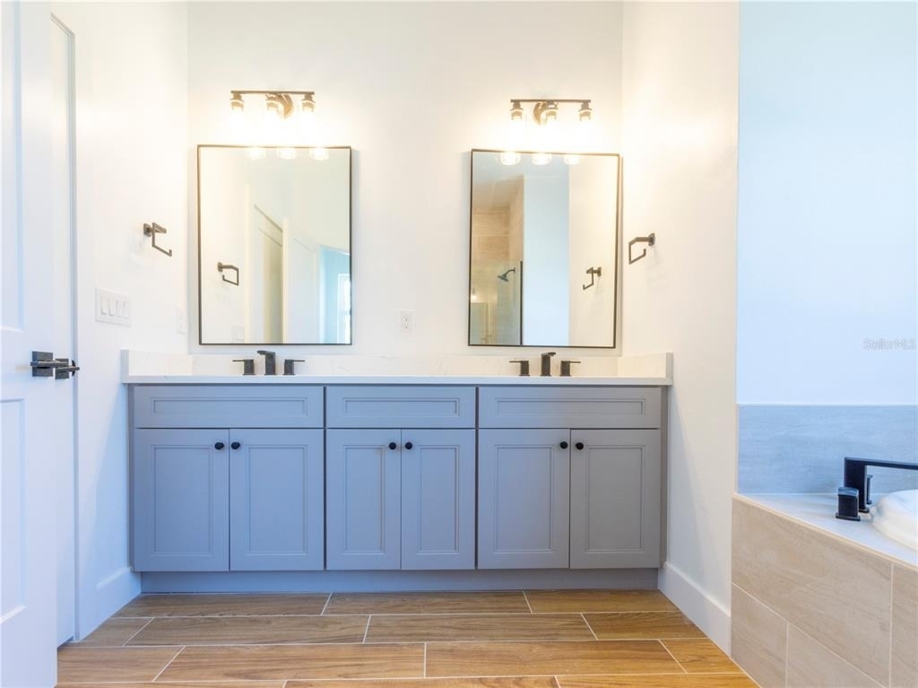 13547 Keystone Boulevard - Photo 35
