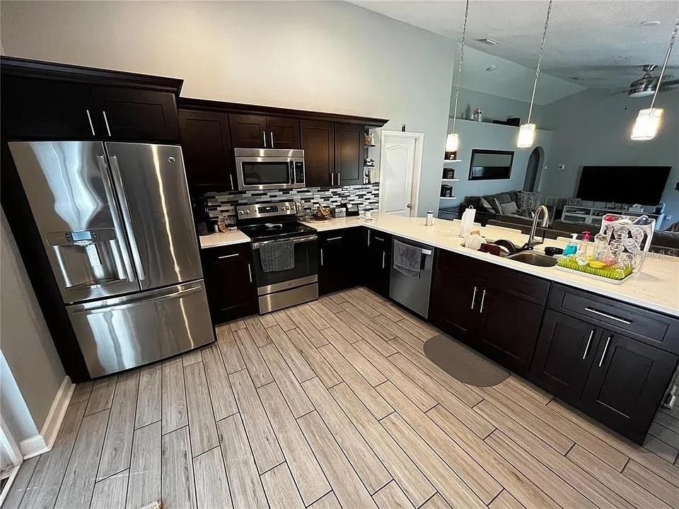 555 Beasley Court - Photo 0