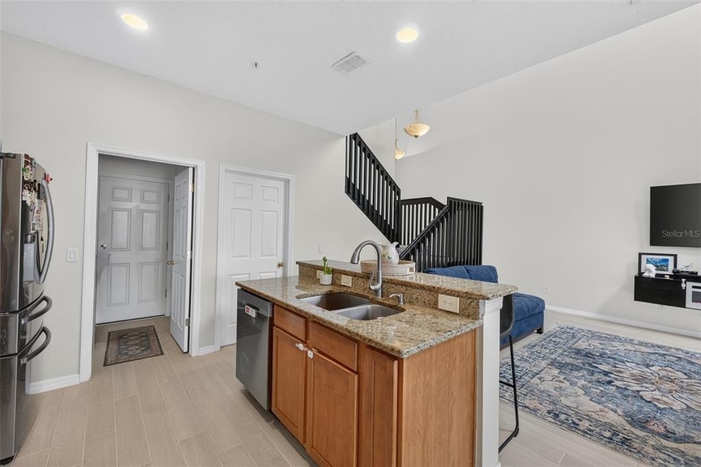 6086 Chapledale Dr - Photo 11