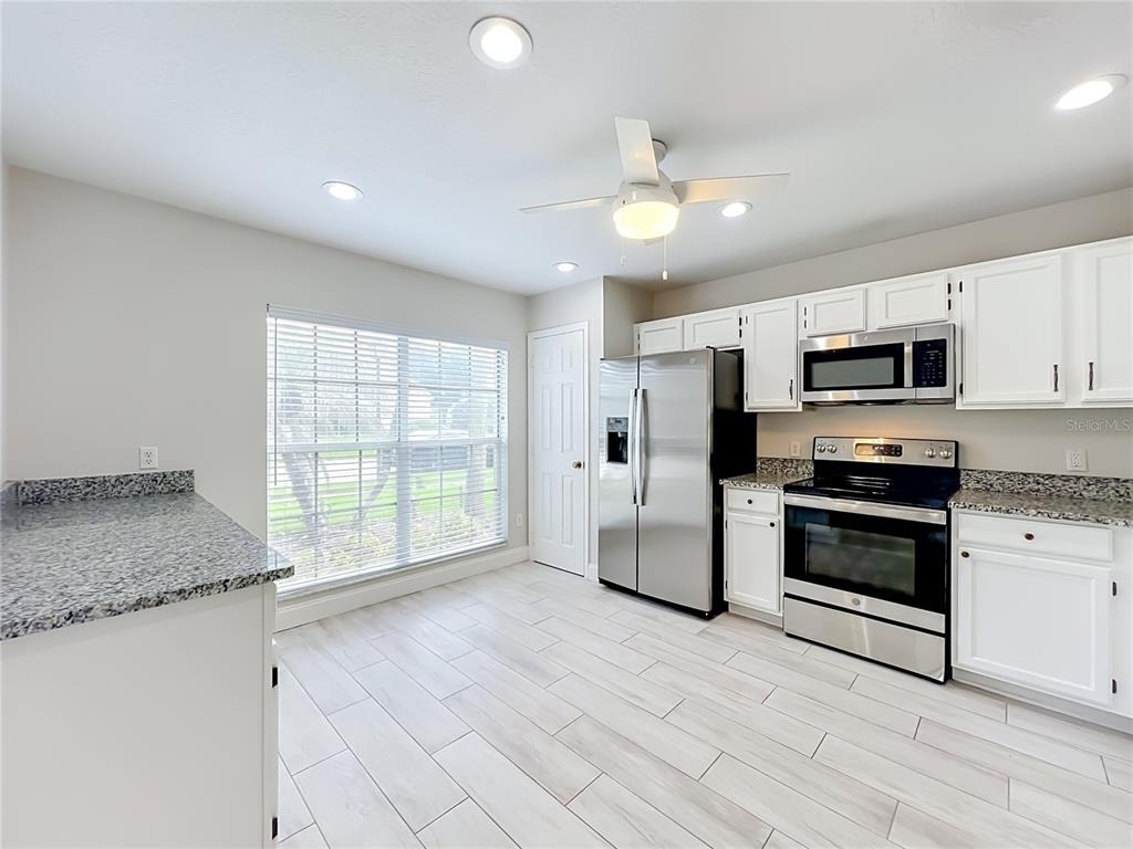 900 W Charing Cross Circle - Photo 14