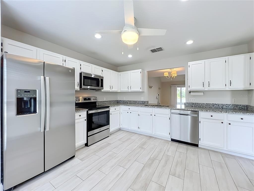 900 W Charing Cross Circle - Photo 19