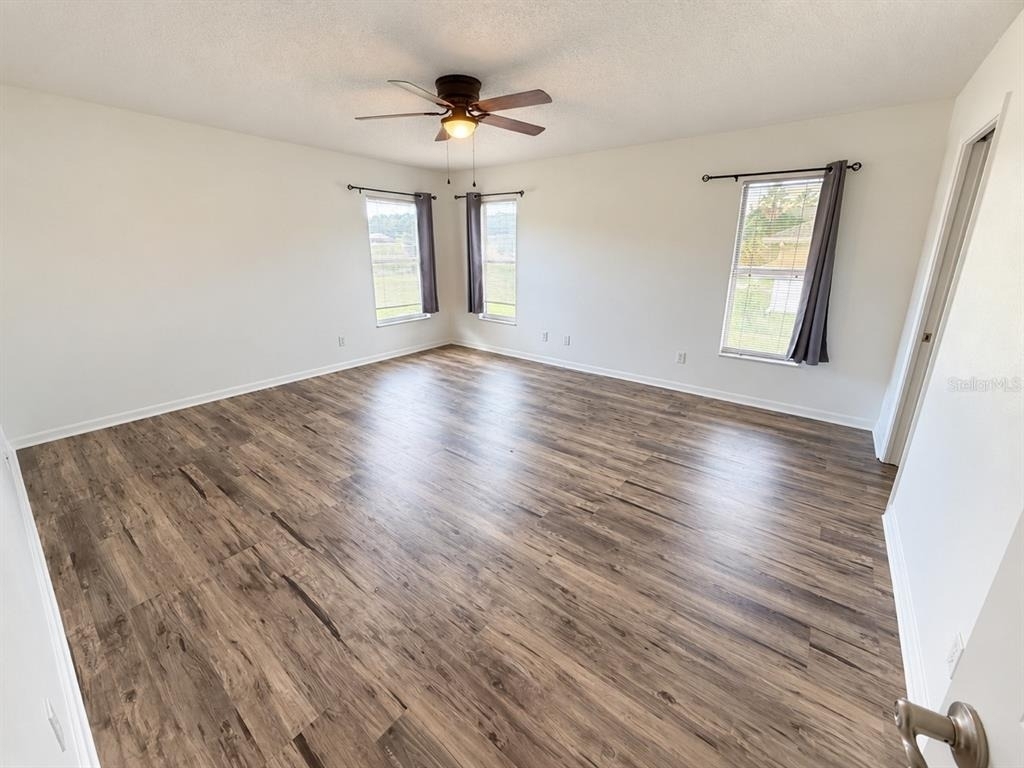 1325 Oakwood Court - Photo 6