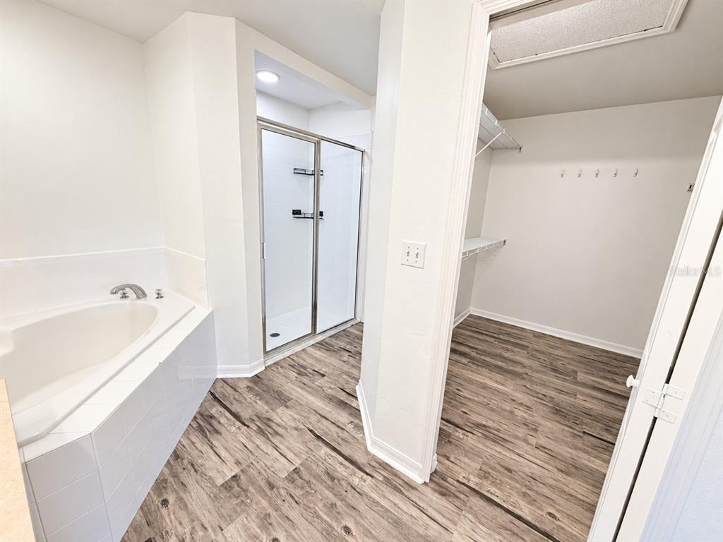 1325 Oakwood Court - Photo 8