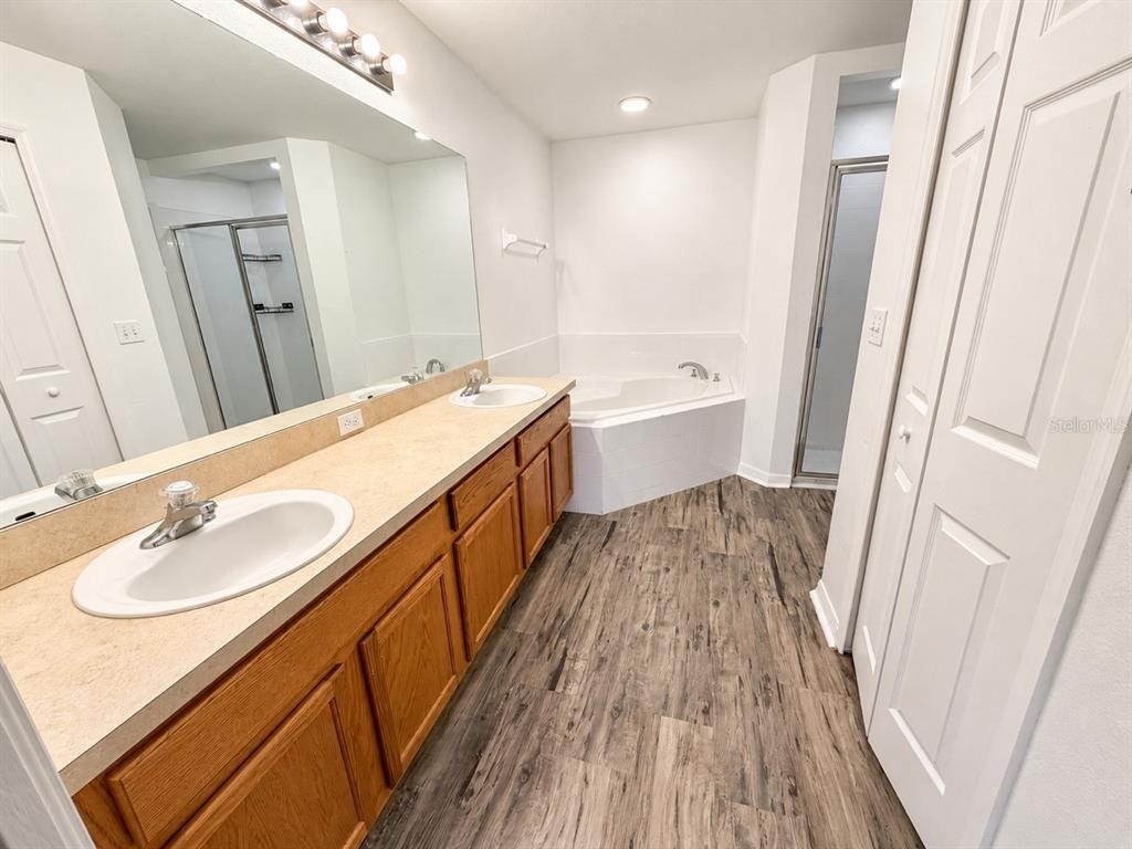 1325 Oakwood Court - Photo 7