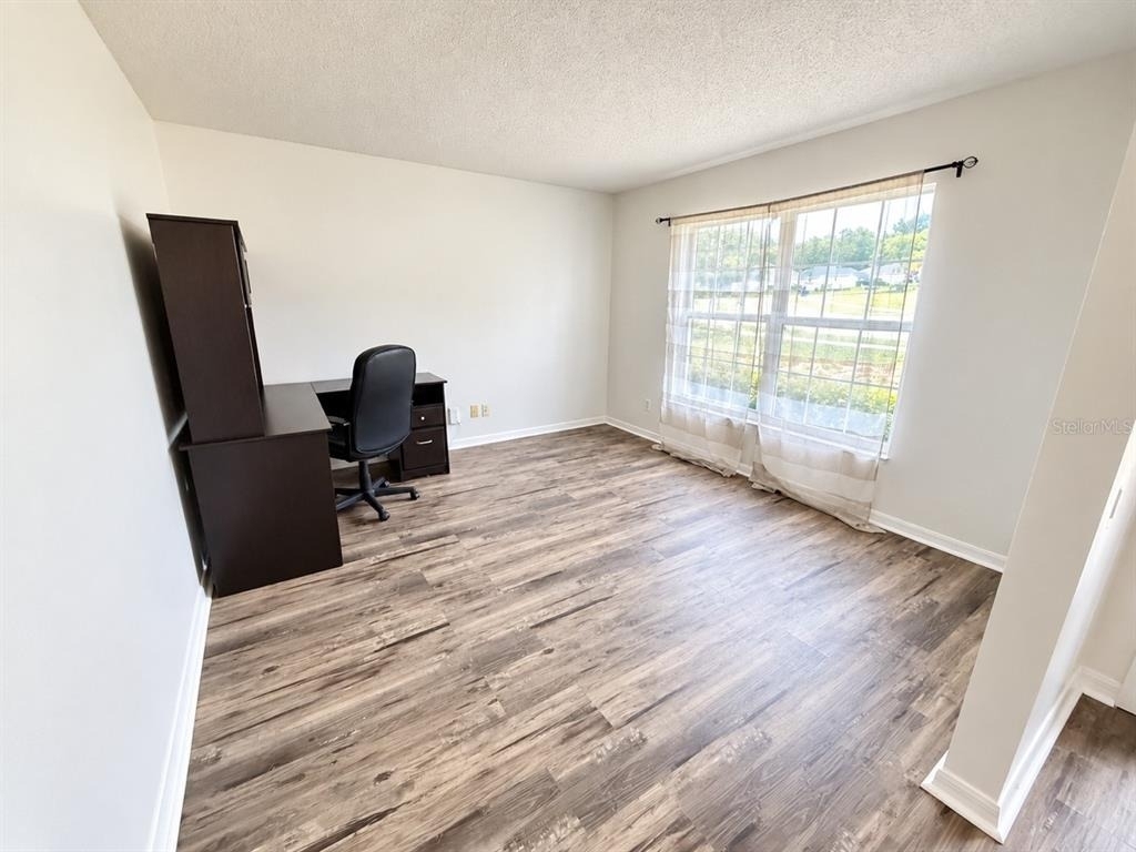 1325 Oakwood Court - Photo 1