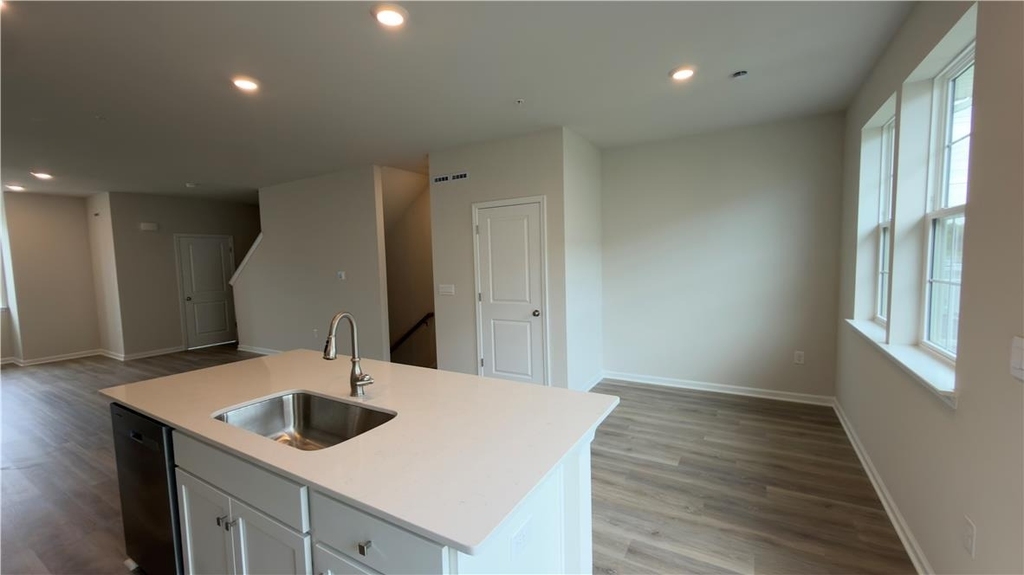 8204 Alexander Court - Photo 7
