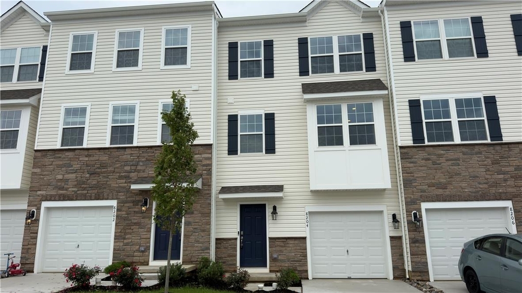 8204 Alexander Court - Photo 0