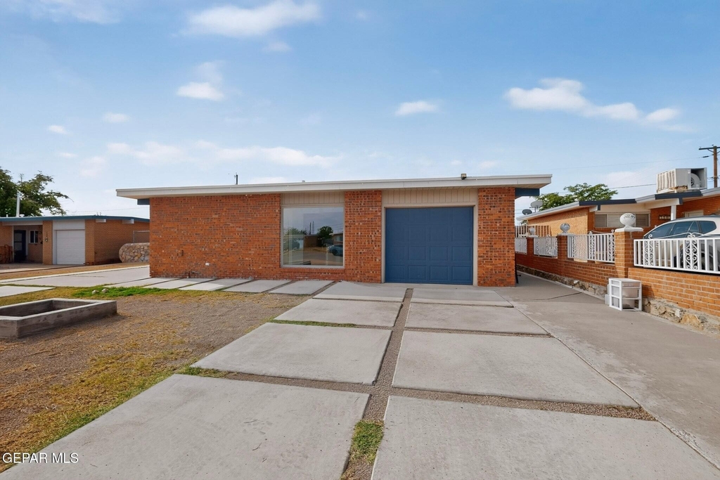 5108 Yvette Avenue - Photo 3
