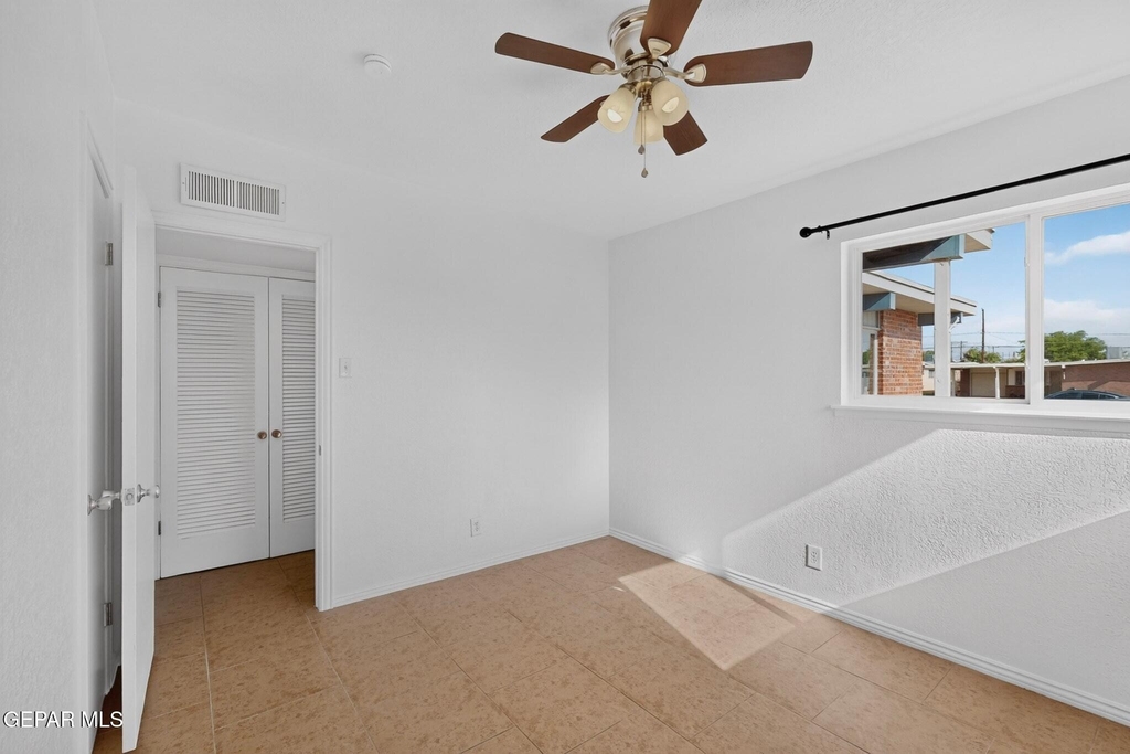 5108 Yvette Avenue - Photo 33