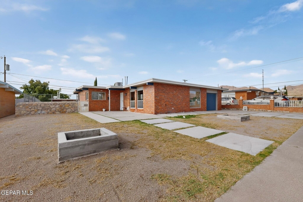 5108 Yvette Avenue - Photo 0