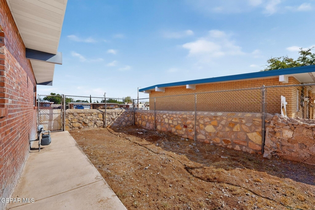 5108 Yvette Avenue - Photo 44