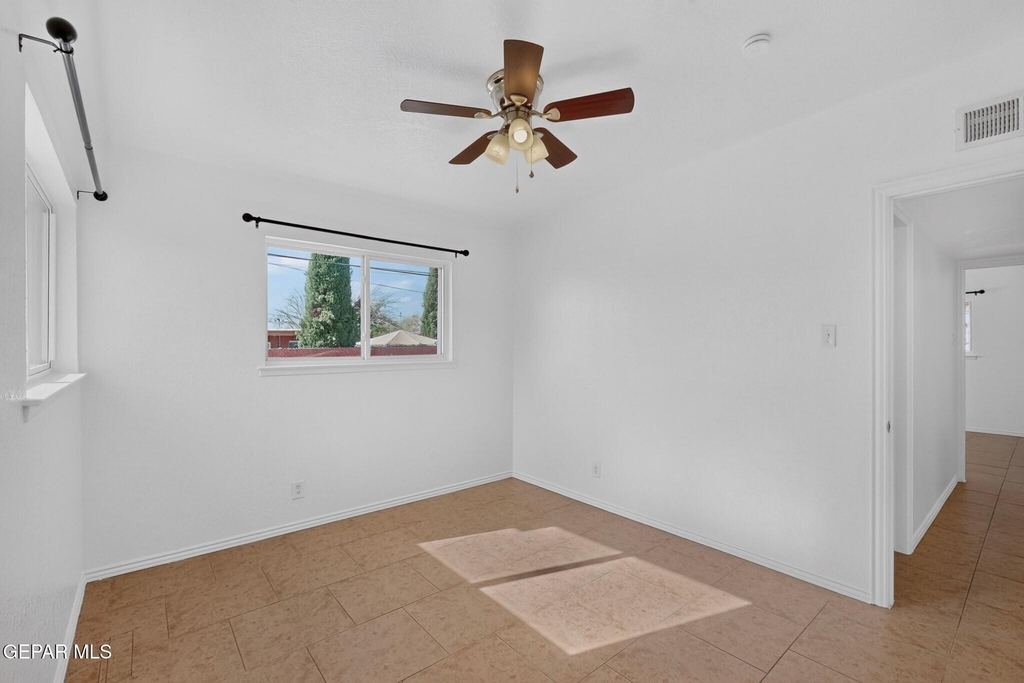 5108 Yvette Avenue - Photo 26
