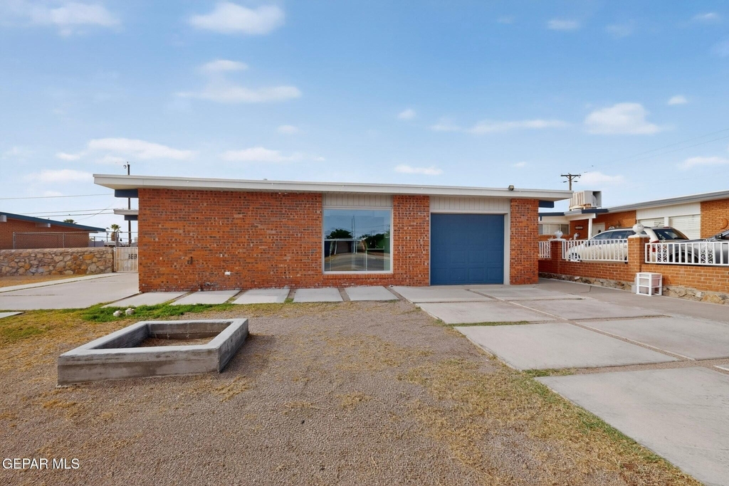 5108 Yvette Avenue - Photo 2