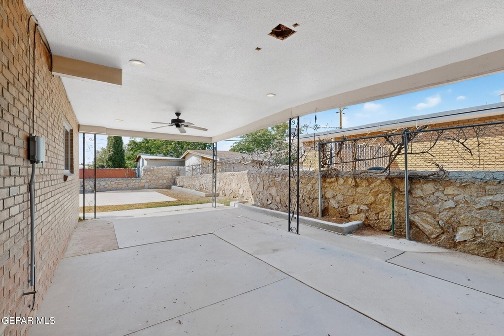 5108 Yvette Avenue - Photo 36