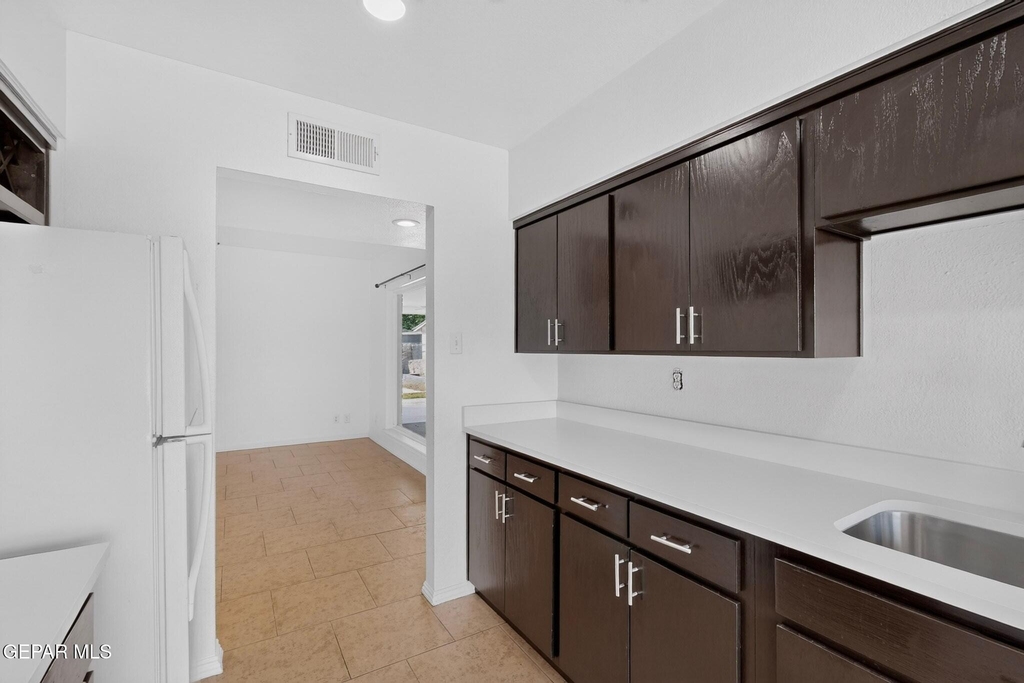 5108 Yvette Avenue - Photo 18