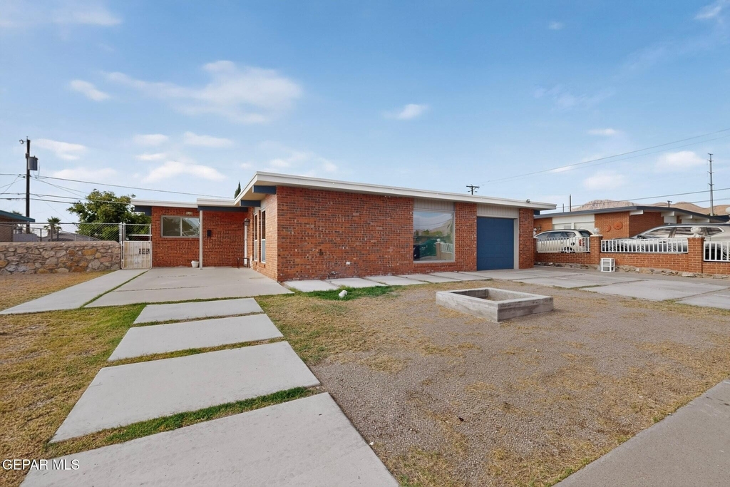 5108 Yvette Avenue - Photo 1