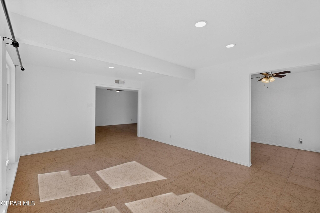 5108 Yvette Avenue - Photo 13