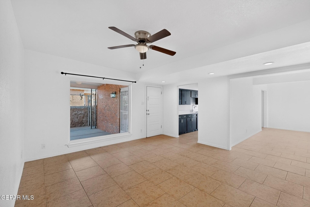 5108 Yvette Avenue - Photo 10