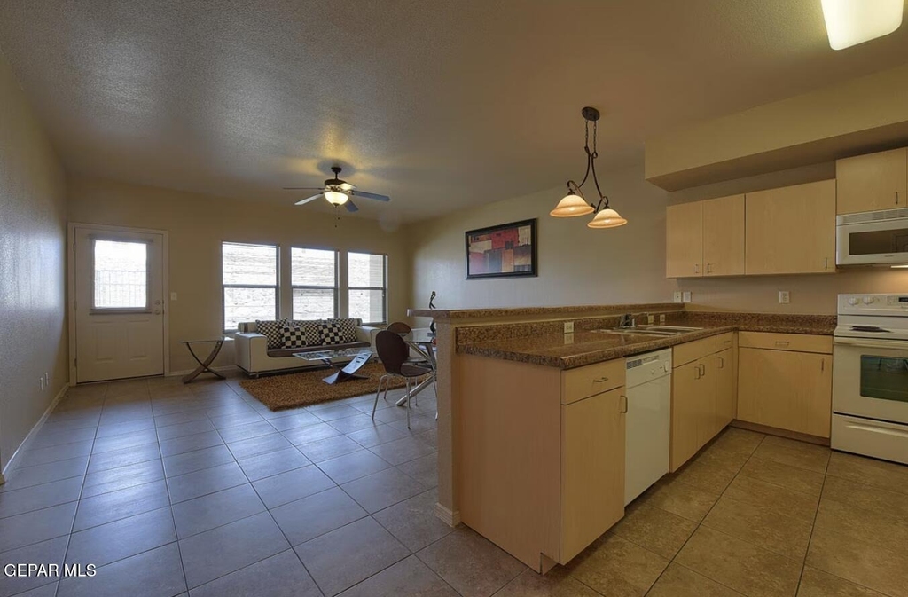 501 E Redd Road - Photo 30