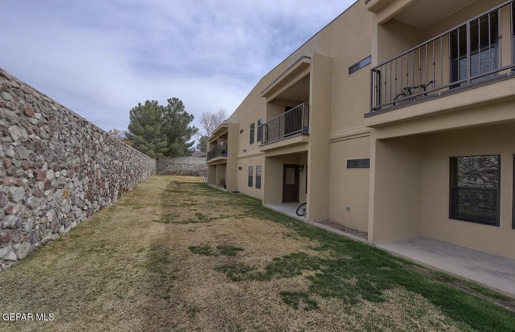 501 E Redd Road - Photo 27