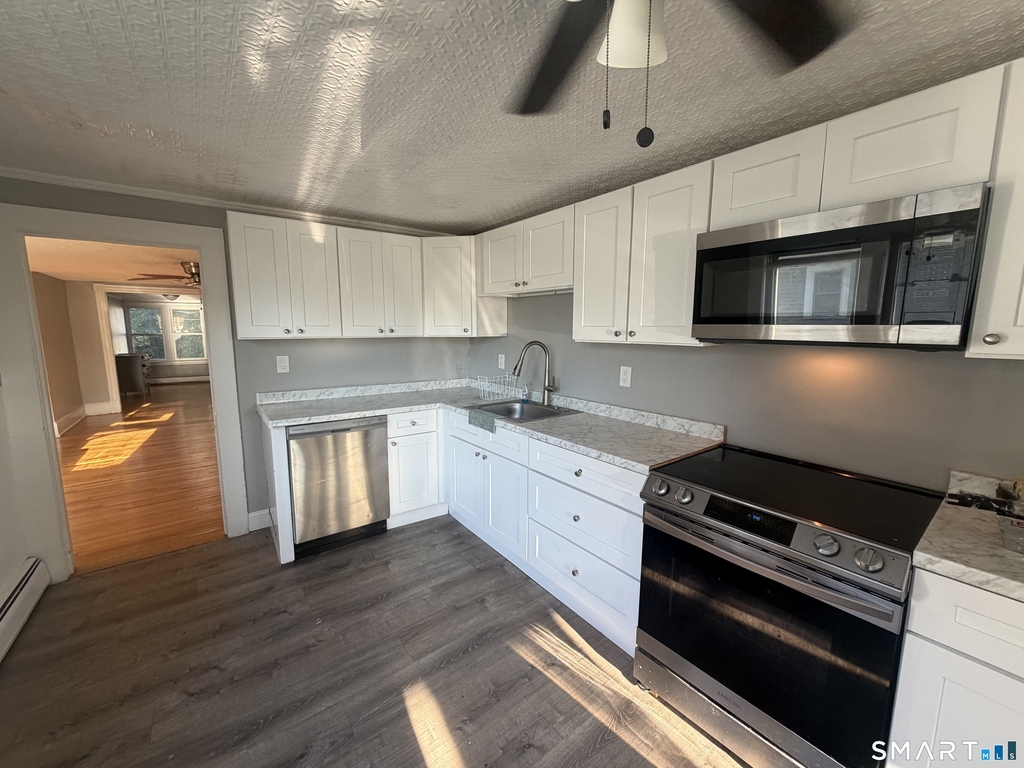 400 Main Street - Photo 1