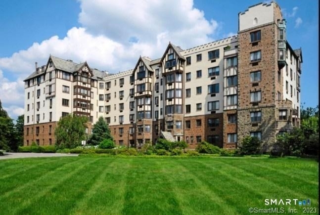 47 Lafayette Place - Photo 0