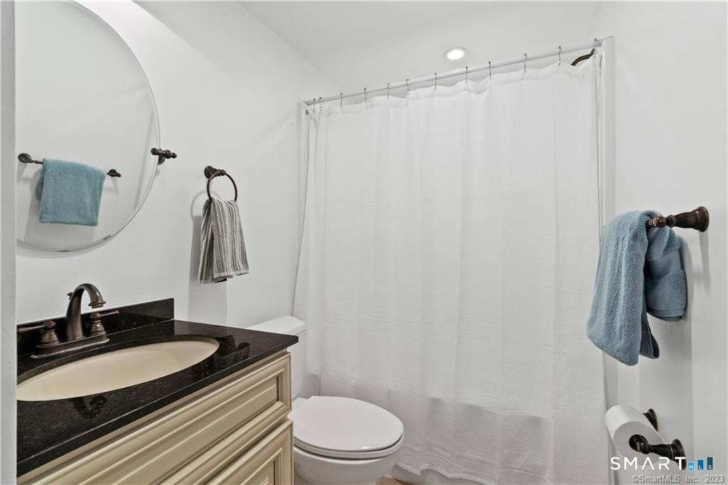 8 Belaire Manor - Photo 31