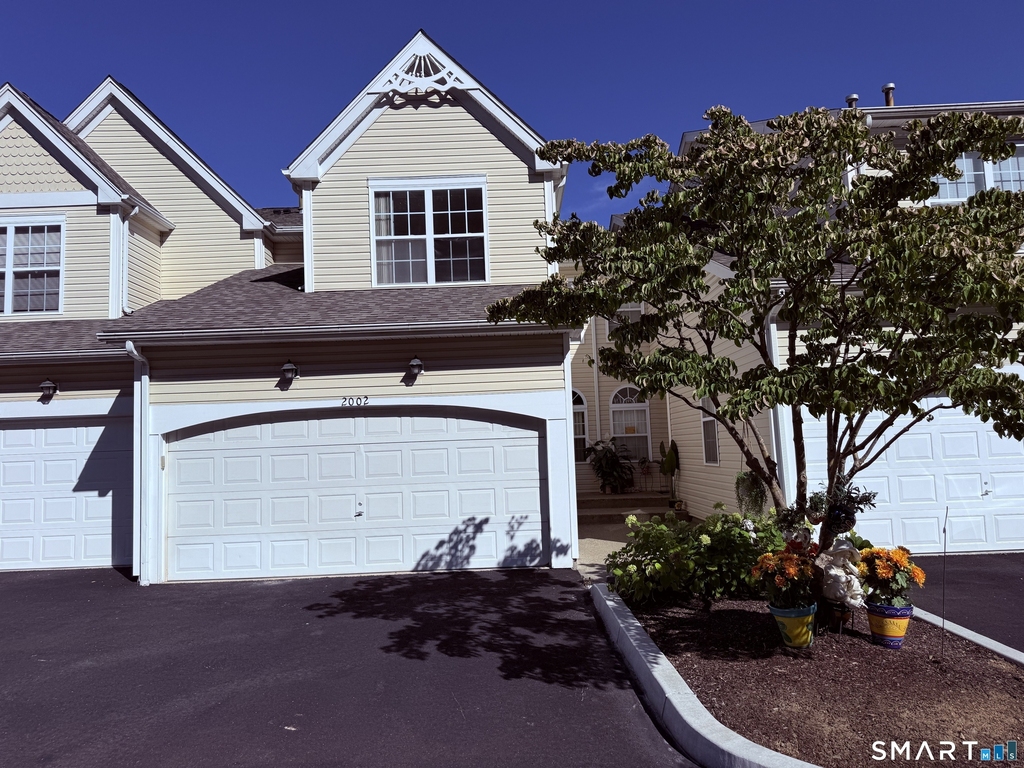 2002 Eaton Court - Photo 1