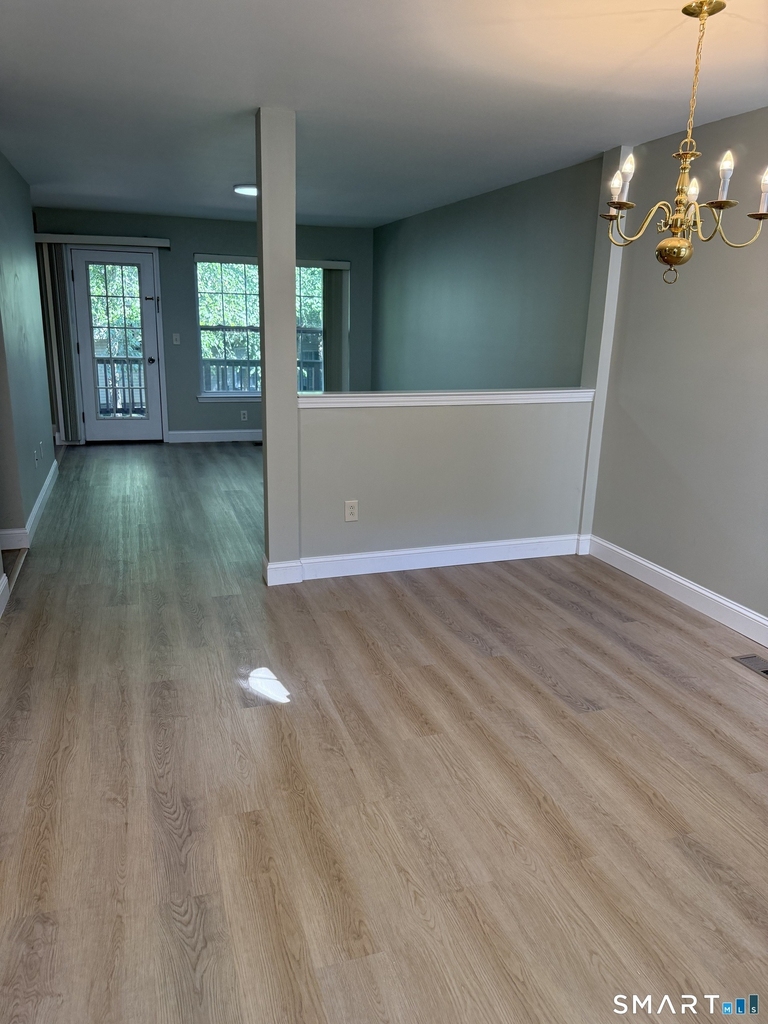 2002 Eaton Court - Photo 2