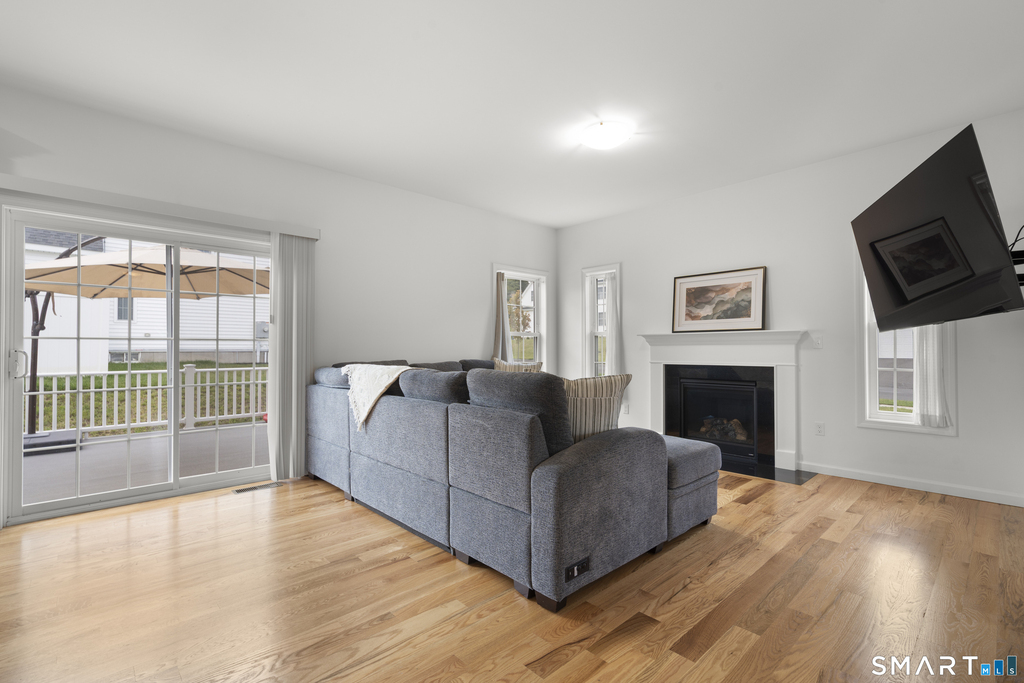 135 Pequabuck Street - Photo 8