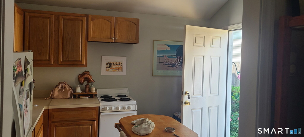 10 East Avenue - Photo 2