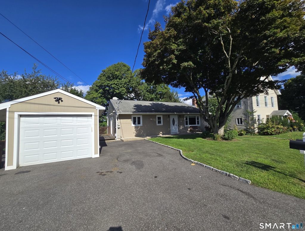9 Lakeview Avenue - Photo 0
