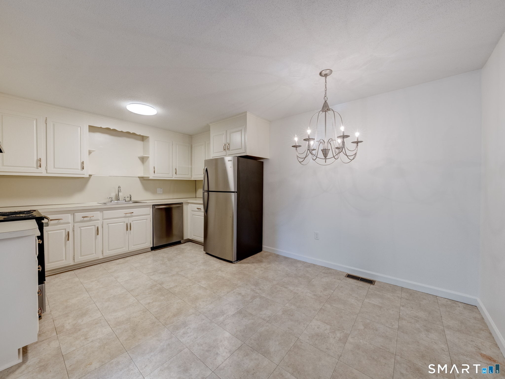 54 Oak Street - Photo 10