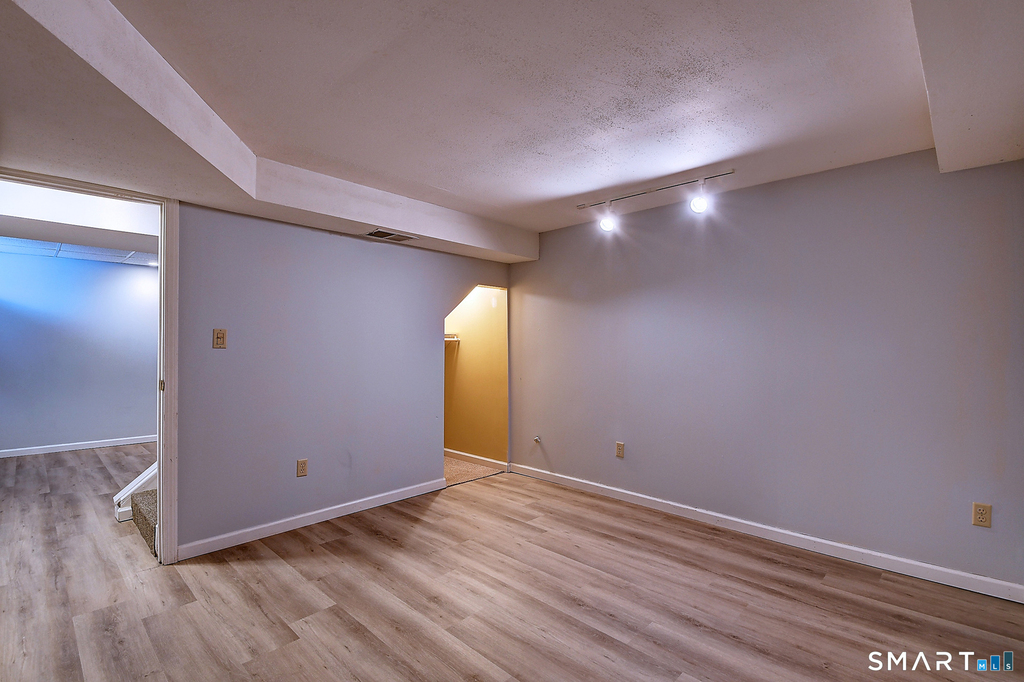 545 Cypress Road - Photo 28