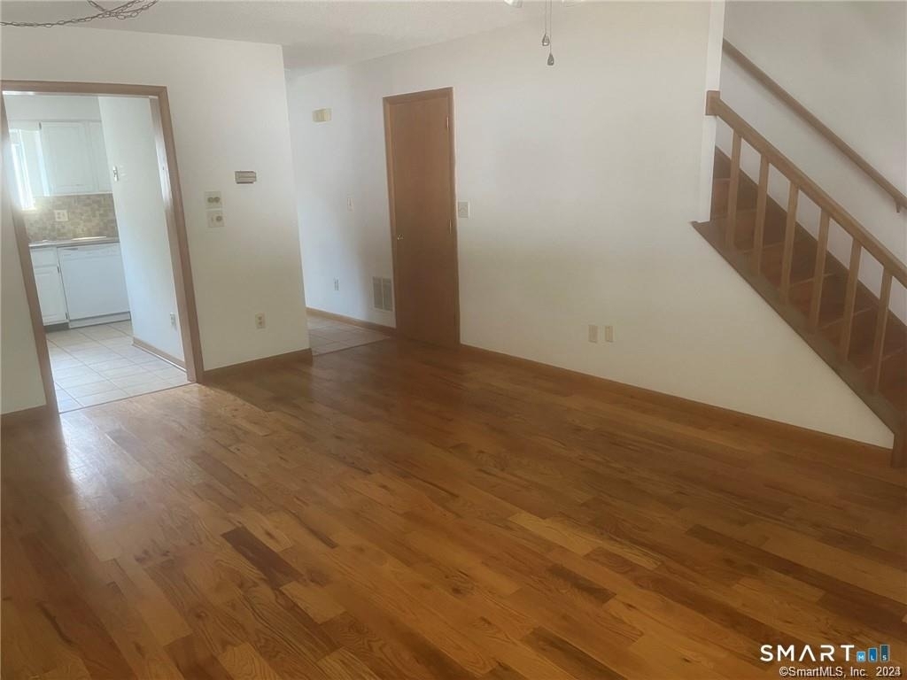 10 Macintosh Lane - Photo 3