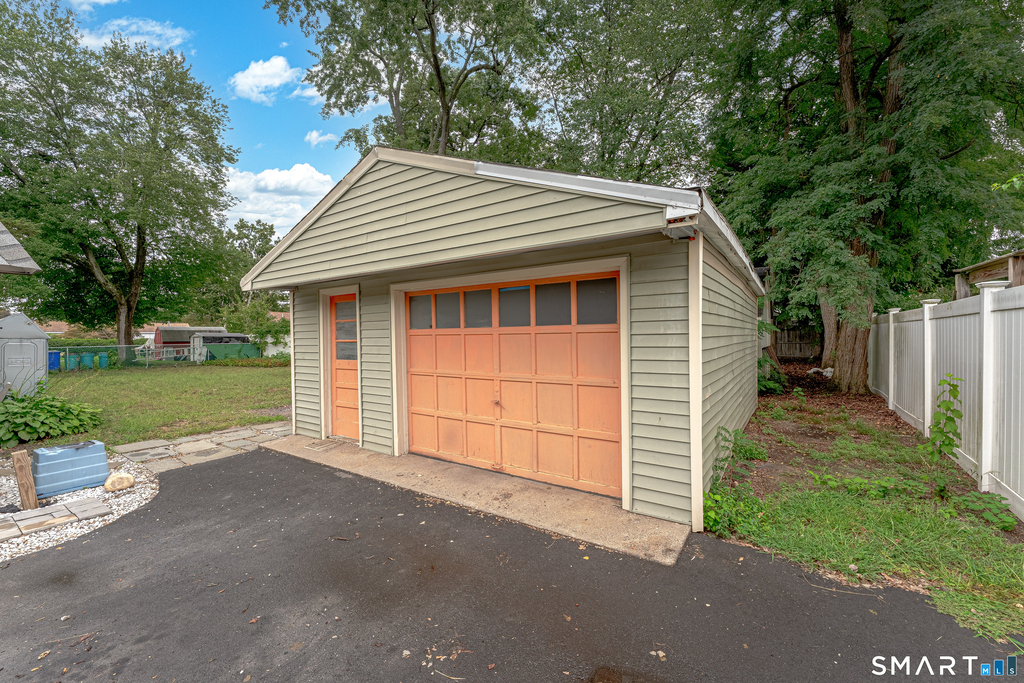 56 Greenfield Drive - Photo 4