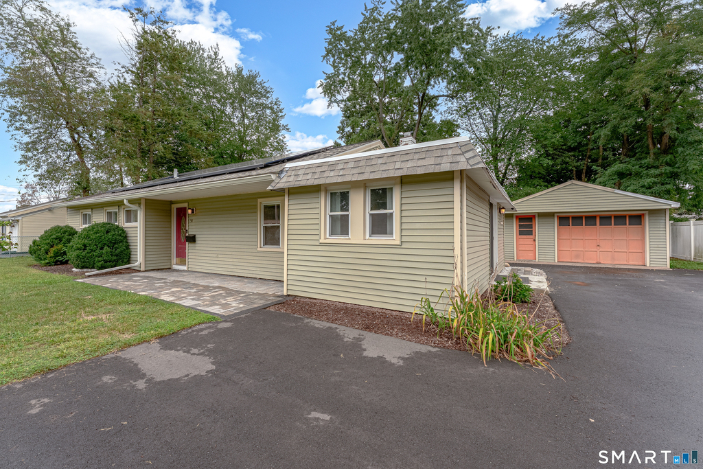 56 Greenfield Drive - Photo 2