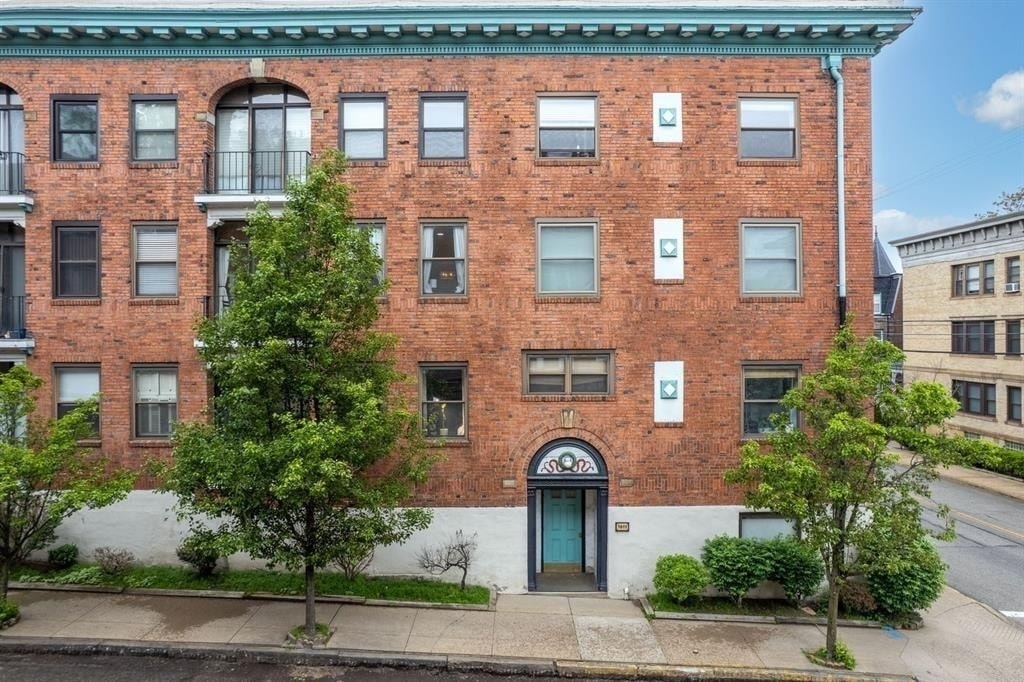 5611 Elmer Street - Photo 0