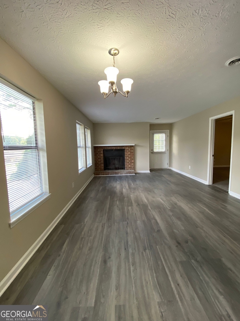 105 Howell Way - Photo 0