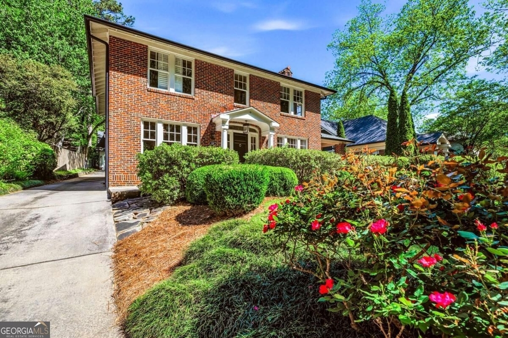 1426 Harvard Road Ne - Photo 3