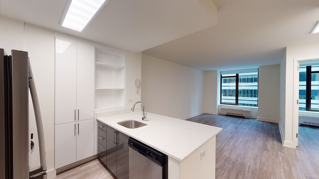 10 Hanover Square - Photo 2
