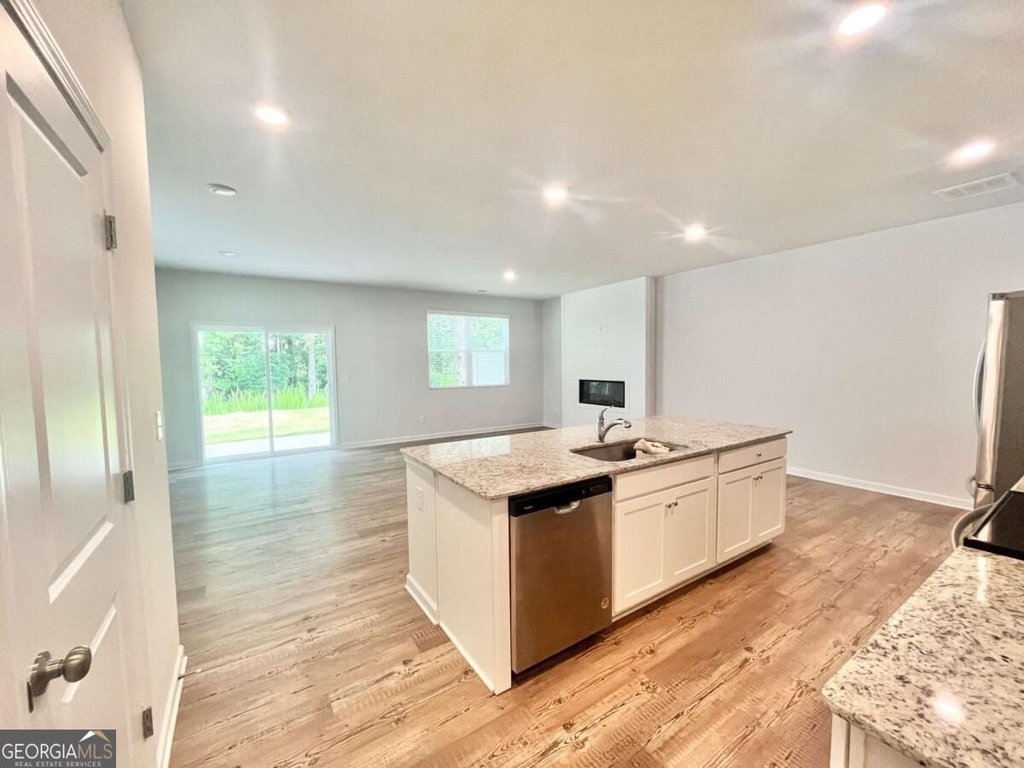 5129 Sidney Square - Photo 5