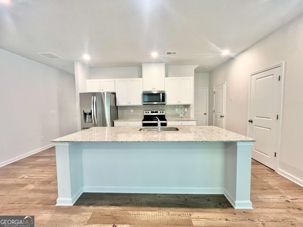 5129 Sidney Square - Photo 4