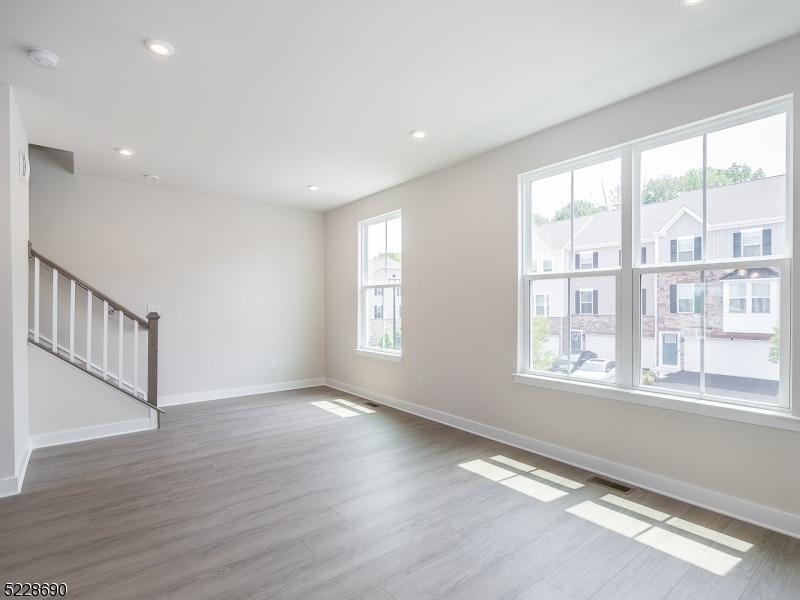 31 Force Dr - Photo 9