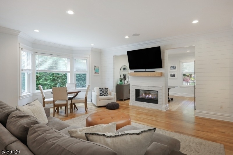 321 Elm Street, Unit A - Photo 8