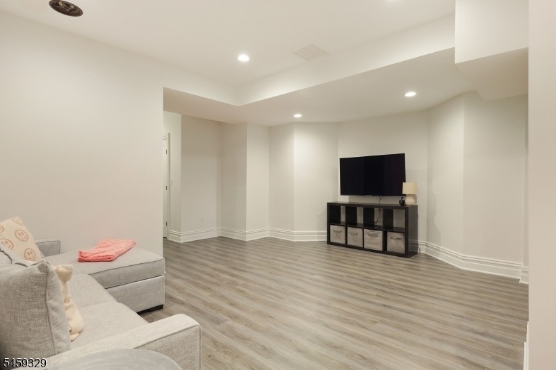 321 Elm Street, Unit A - Photo 30
