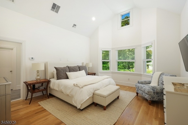 321 Elm Street, Unit A - Photo 17