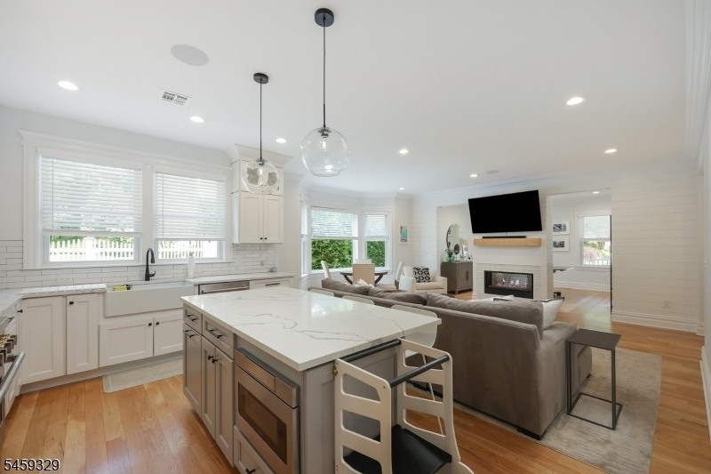 321 Elm Street, Unit A - Photo 11