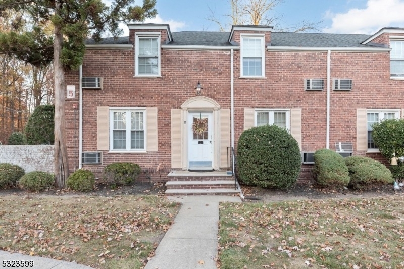 12 B Parkway Village - Photo 0