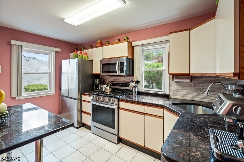 1601 Raritan Rd - Photo 20